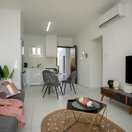 Eden-perfect Location, Sea View, Stylish *