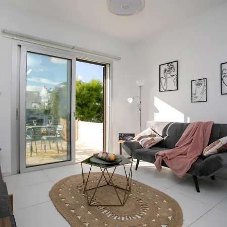 Eden-perfect Location, Sea View, Stylish