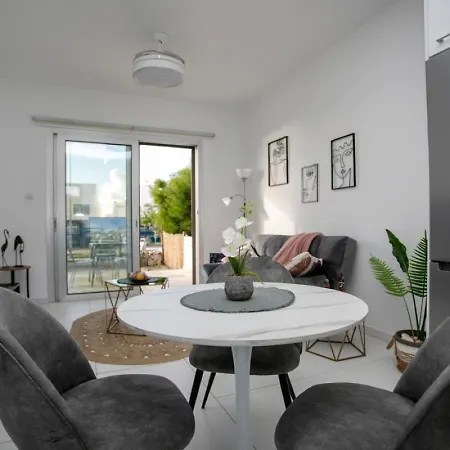 Eden-perfect Location, Sea View, Stylish * Paphos