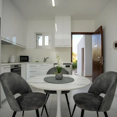 Apartamento Eden-perfect Location, Sea View, Stylish Paphos