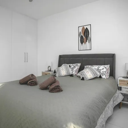 Eden-perfect Location, Sea View, Stylish * Paphos