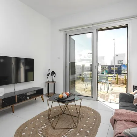 Apartamento Eden-perfect Location, Sea View, Stylish Paphos