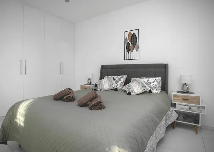 Eden-perfect Location, Sea View, Stylish * Paphos