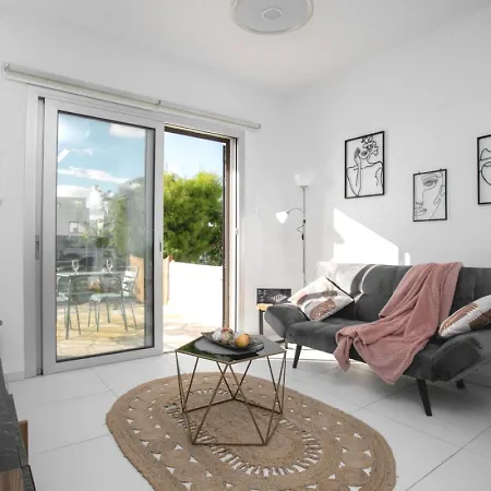 Eden-perfect Location, Sea View, Stylish Paphos