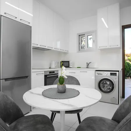 Eden-perfect Location, Sea View, Stylish Lejlighed Paphos