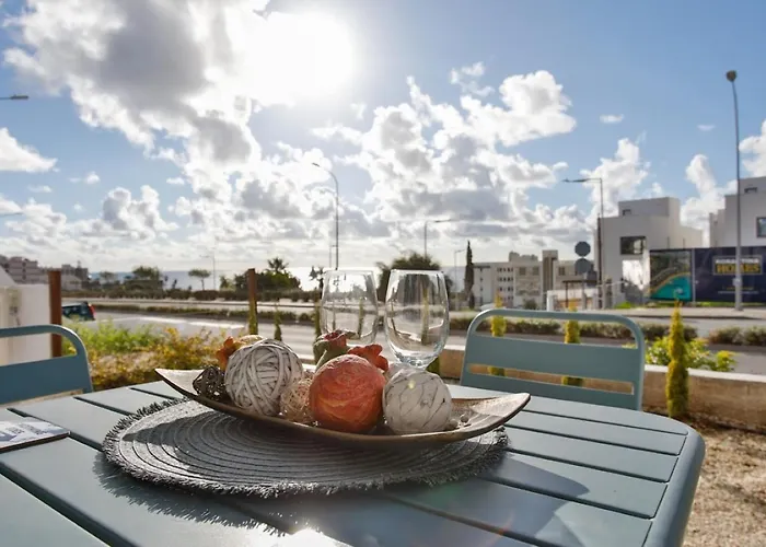 Eden-perfect Location, Sea View, Stylish Lejlighed Paphos
