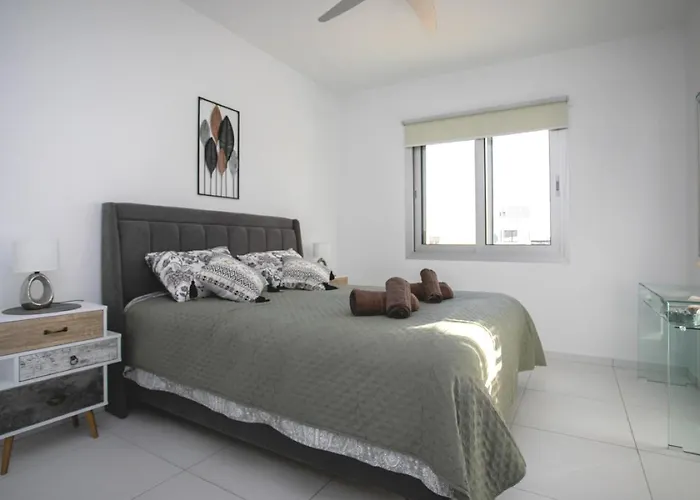Eden-perfect Location, Sea View, Stylish Paphos