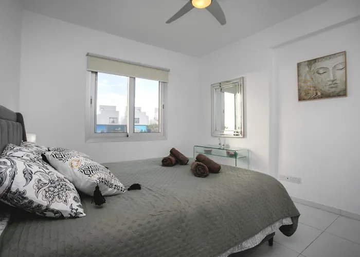 Lejlighed Eden-perfect Location, Sea View, Stylish *