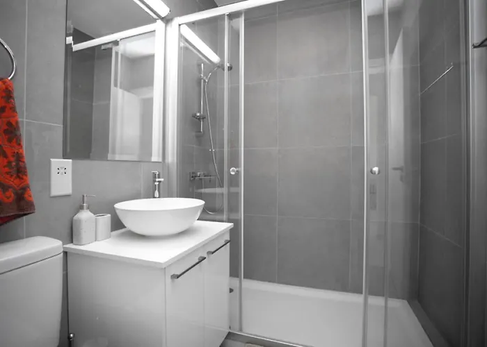 Eden-perfect Location, Sea View, Stylish Lejlighed